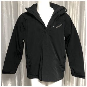 Columbia Hooded Jacket in Black (M)
